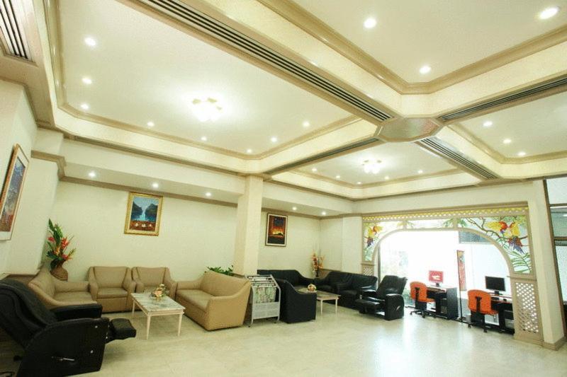 טראנג Thumrin Hotel מראה חיצוני תמונה