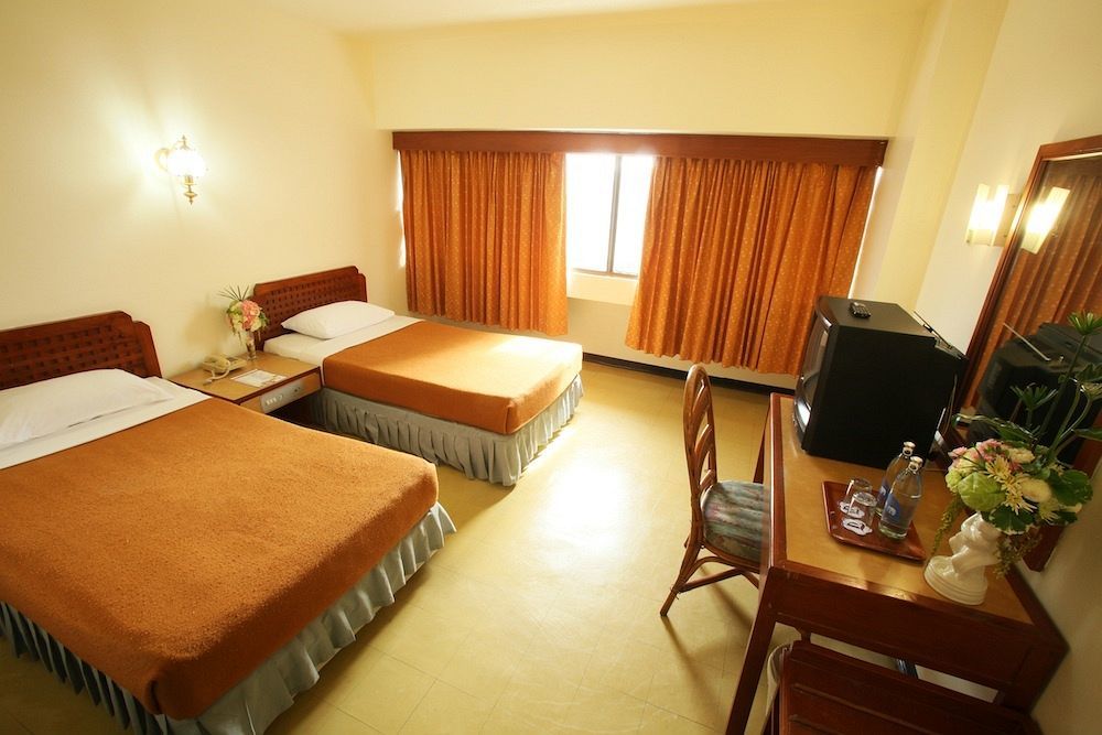 טראנג Thumrin Hotel מראה חיצוני תמונה