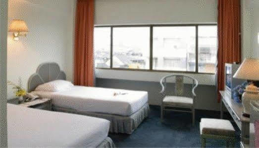 טראנג Thumrin Hotel מראה חיצוני תמונה